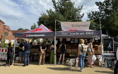 Erfolgreicher Bücherverkauf auf dem Bauernmarkt